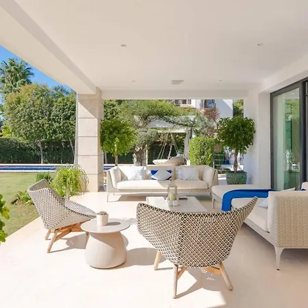 Moderna De Lujo Con Piscina Privada Y Hermosa Vista Villa Marbella