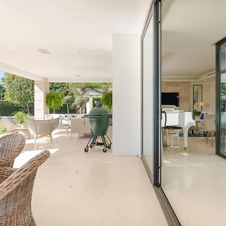 Moderna De Lujo Con Piscina Privada Y Hermosa Vista *